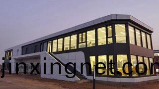 多(duo)層學(xue)校箱房